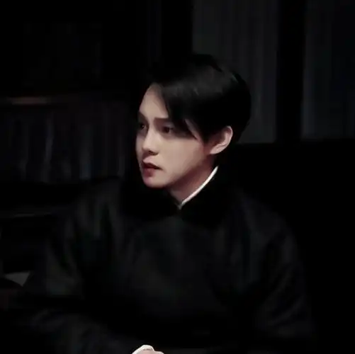 尹正壁纸头像真的超有范