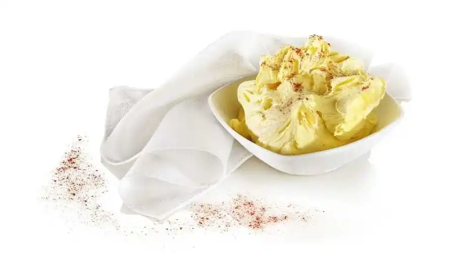 伊朗的藏红花冰淇淋:散发着藏红花,玫瑰水和开心果的香味,难怪伊朗的