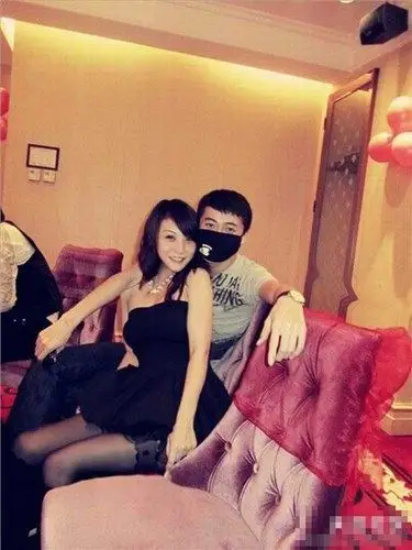 富二代1夜抢5女子抢夺才能找到快感和激情图