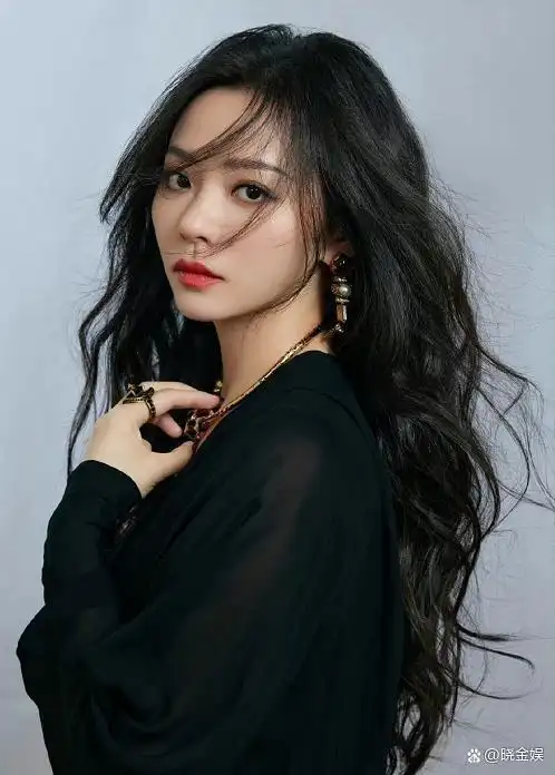 2022年10月11号中午12:07,著名流行女歌手张靓颖在其个人社交平台发文