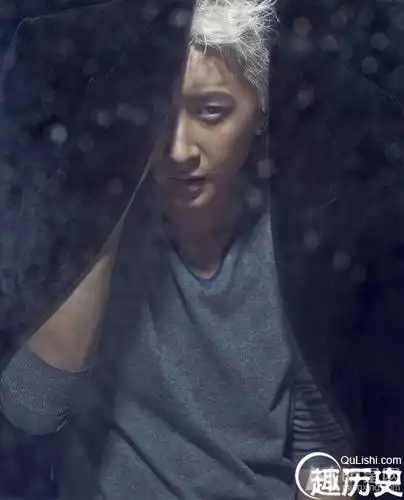 韩庚白色头发拍摄写真 浓郁的型男气息(4/6)