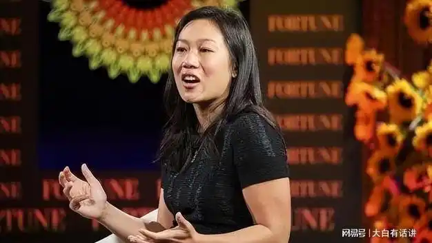 领口开到肚脐,大方放飞|希拉|川普|ufc|马克·扎克伯格_网易订阅