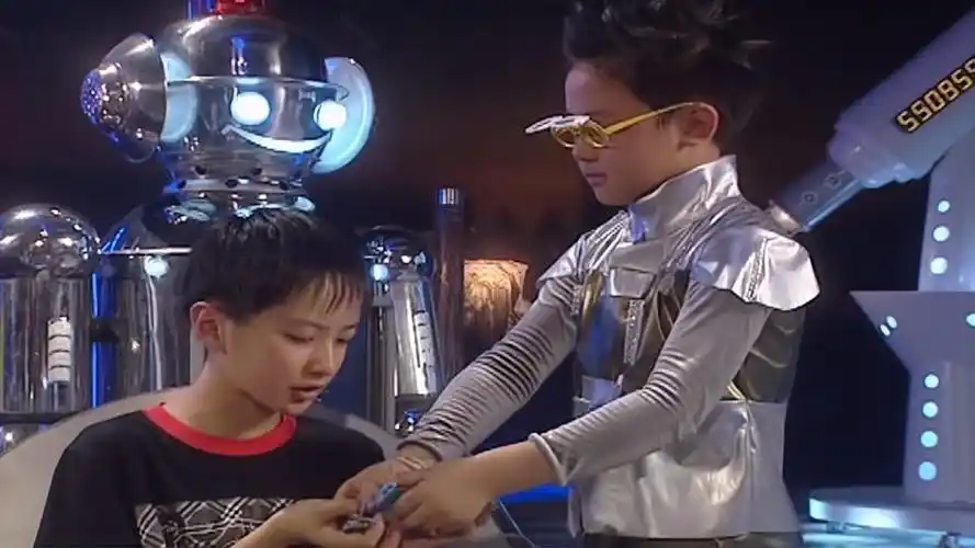 快乐星球1乐乐为帮爸爸变得自信找多面体借来细胞激活器