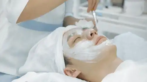 fay face智慧洗脸吧没有去和美容院争夺20%的高端客户,而是差异化竞争