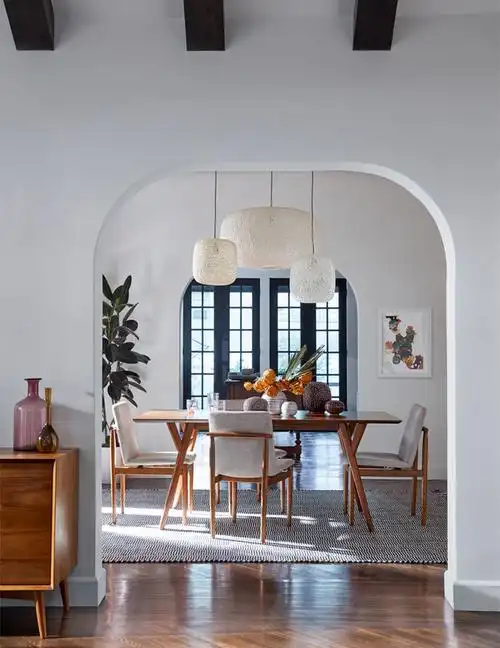 近几年,拱形门这个设计元素可以说是非常火爆,尤其在简约的装修风格中