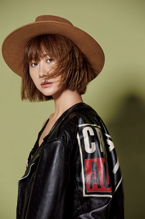 (吴瑕广东卫视知名主持人,歌手,跨界达人,长江商学院学员)(萧闳仁台湾