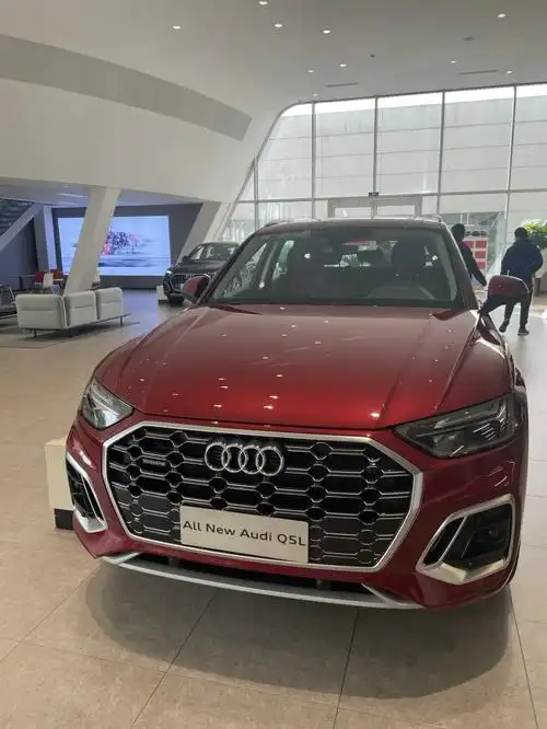 红色奥迪q5你觉得好看嘛