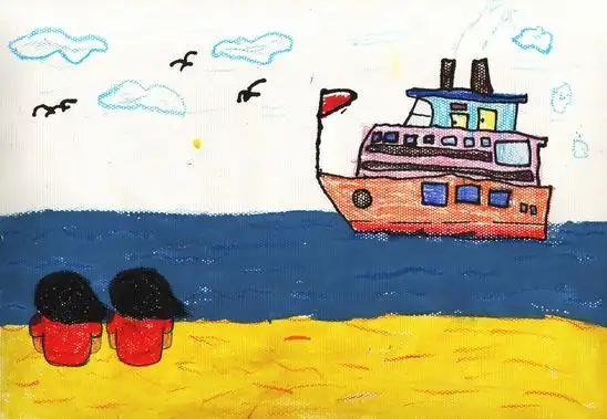 炎热的夏天,吹着海风,踏着浪花,看着一望无际的大海,海上有很多海鸥在