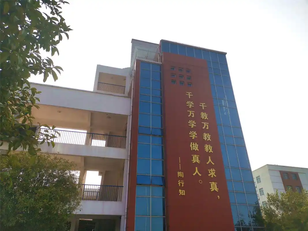 吉安视觉:白鹭洲中学(城南校区)开学第一天剪影