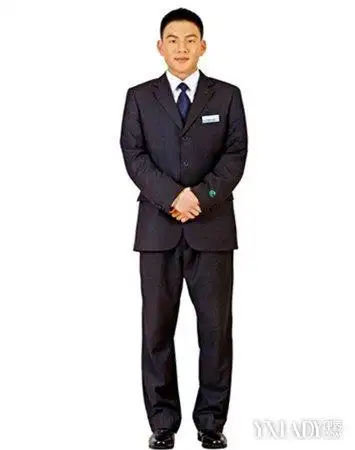 【图】男士站姿礼仪标准 要注意四个方面(3)_男士站姿礼仪_伊秀美体网