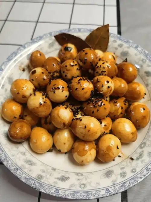 炒鹌鹑蛋好吃的停不下来哇