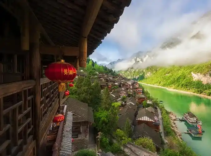 去程时间:11:00龙头寺旅游集散中心—龚滩古镇万盛梦幻奥陶纪梦幻