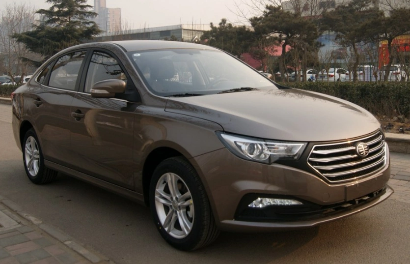 一汽奔腾-奔腾b30,整体外观造型独特,极具现代感!