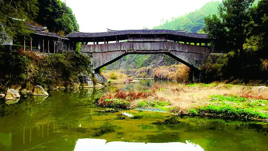 廊桥与《清明上河图》所绘虹桥外观上有较大差别,为什么说它是木拱桥