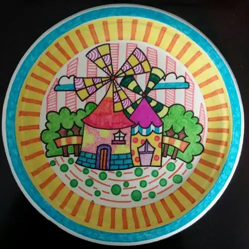 美丽的纸盘装饰画艺术·引领小学美术教学领域—— 临清市实验小学