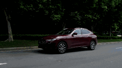 别忘记它是一辆性能野兽用"身动声先动"来形容玛莎拉蒂的声浪,最适合