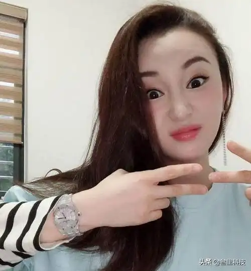 陈昱霖ins炫富被曝光住豪宅戴钻表没有事业却十分富裕