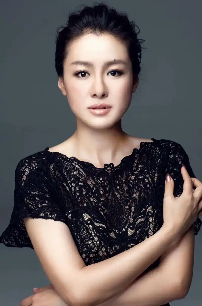 沈傲君主动向聂远求婚转身嫁给外交官丈夫如今幸福美满