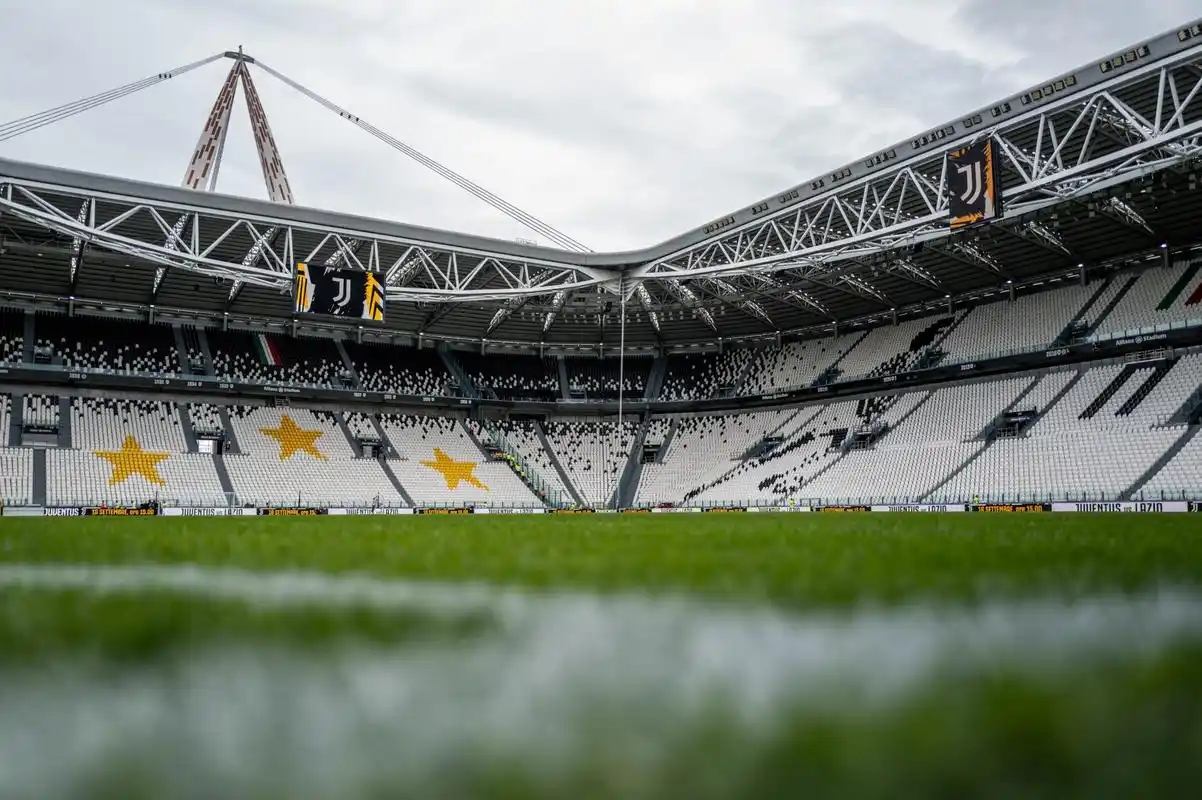 每一个角落都令人如此熟悉  99安联竞技场,都灵  #尤文图斯vs