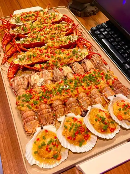 今晚宵夜蒜蓉烤海鲜