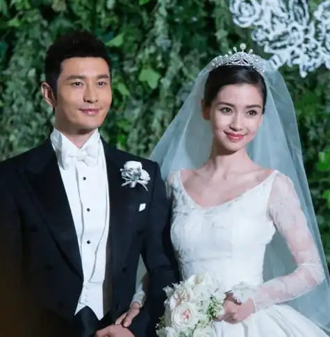 baby穿比基尼大秀身材!