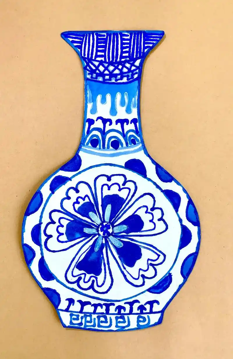 青花瓷创意花瓶,小学生绘画作品.#图文伙伴计划 #创意线描  - 抖音