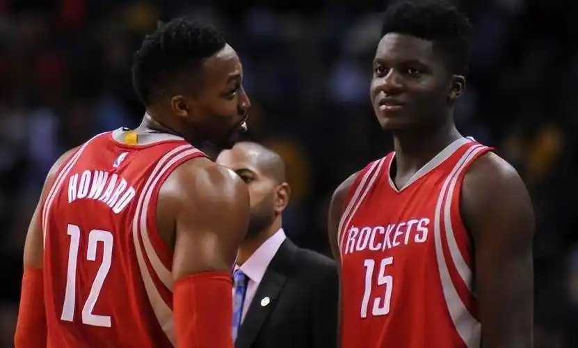 师徒终将殊途同归,还记得曾坐在魔兽身边的小卡片吗_卡佩拉_霍华德