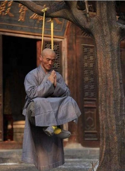 武僧一龙也曾炒作金钟罩,普通人别瞎学