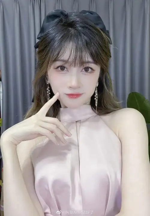 dota2解说ams晒照有点开心以后要叫我姐姐