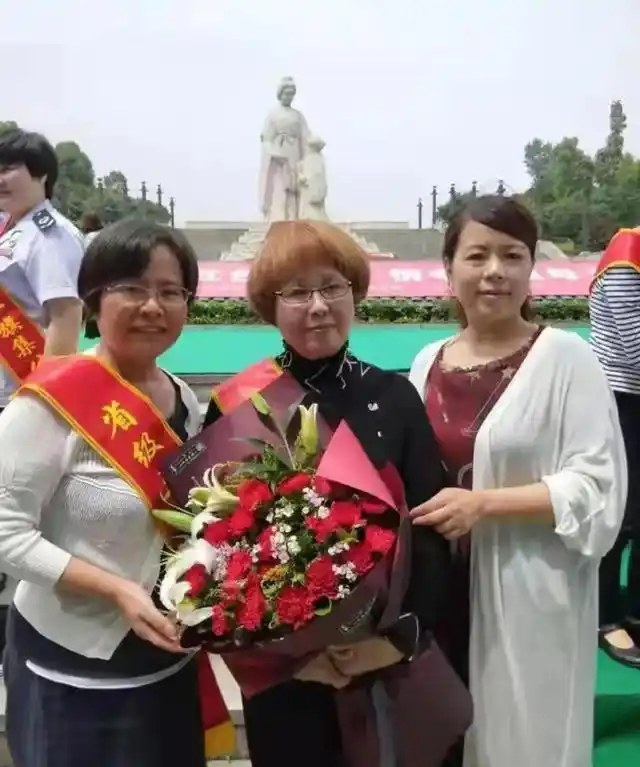 接下来我们就分别说说,许敏这三个特点如何给九江旅游代言带来影响?