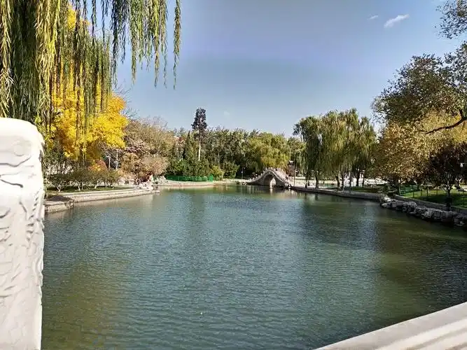 龙潭公园.地址:北京市,东城区.