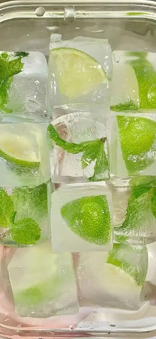 适合夏天的冰块壁纸!