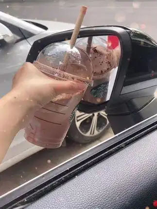 和后视镜干一杯,生活不易,未来可期#一杯奶茶的快乐#干杯91