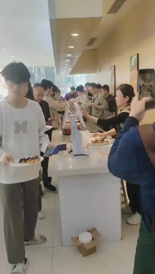 【7图】d七字拐角位办公楼下快餐旺铺,广州番禺大石商铺租售/生意转让