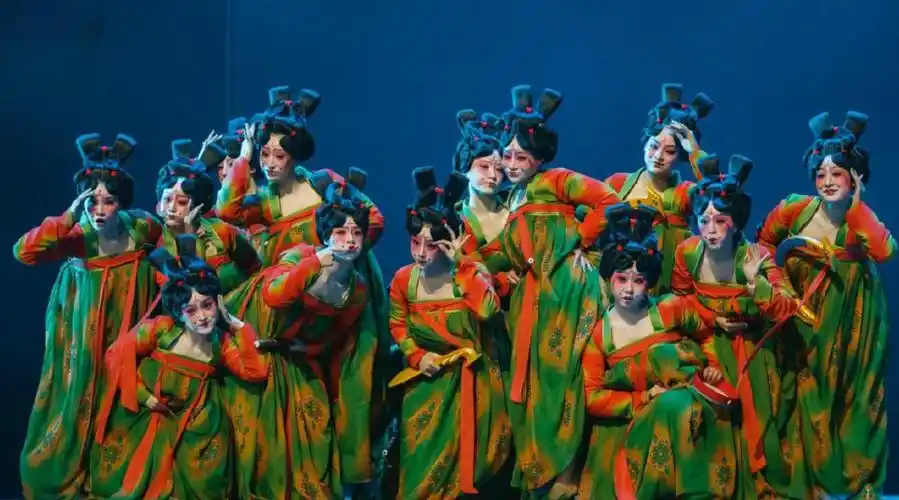 揭秘唐宫夜宴造型完成全过程 小姐姐口述梳头化妆酸爽经历