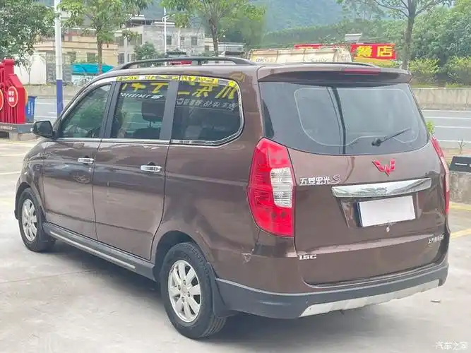 新到15年五菱宏光s15手动档高配七座拉货拉人赚钱好帮