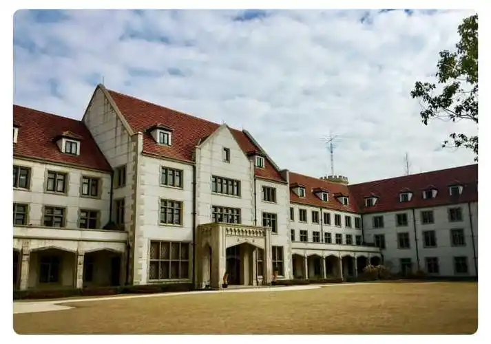 在上海市第三女子中学读书是什么样的体验?