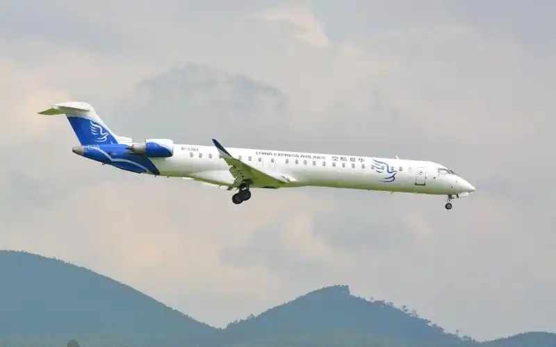 【飞行体验】华夏航空/庞巴迪crj900/经济舱飞行体验(桂林——河池)