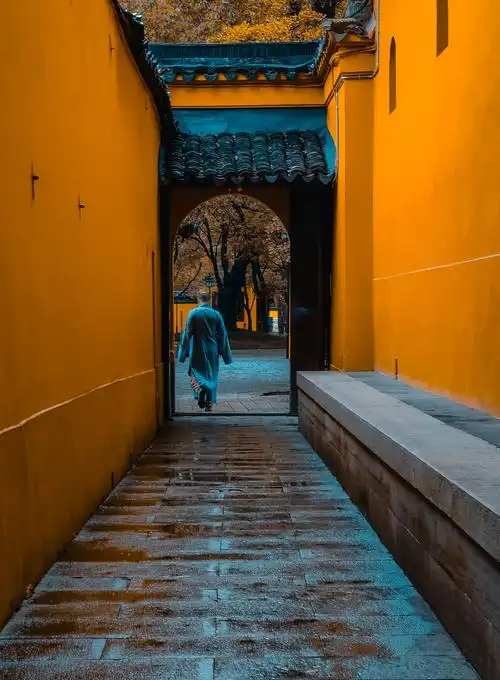 苏州西园寺很幽静一个寺庙,没有人声鼎沸