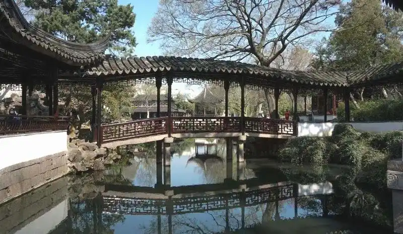 苏州市拙政园小飞虹