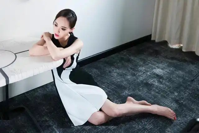 明星美足系列唐嫣