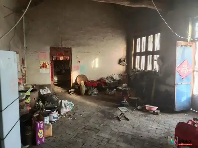 用爱点亮贫困学子的希望之灯