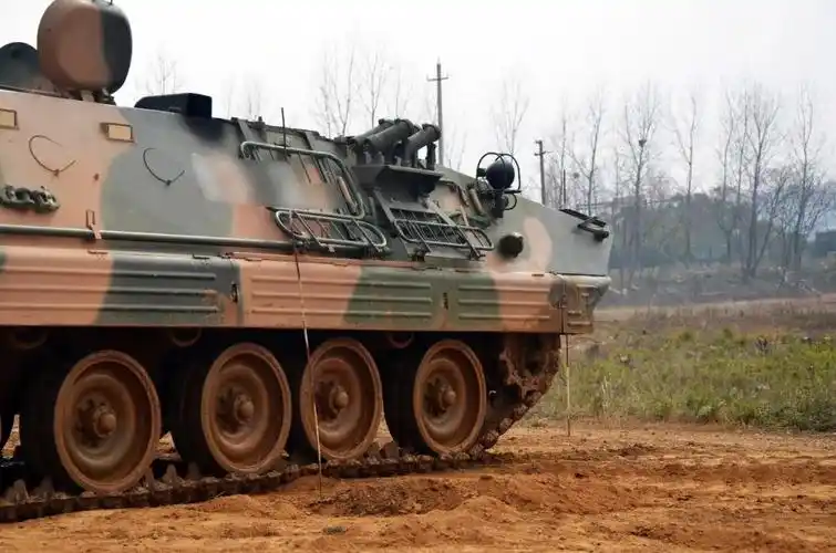 装甲步兵,练,练,练……__凤凰网