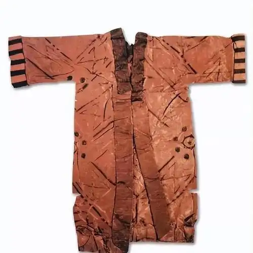 战国时齐国服饰与其他国有何不同在布料和工艺上有何独特设计