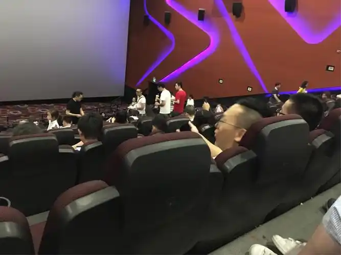 看电影 写美篇  今天下午妈妈在看手机时,无意间看到了一条朋友圈