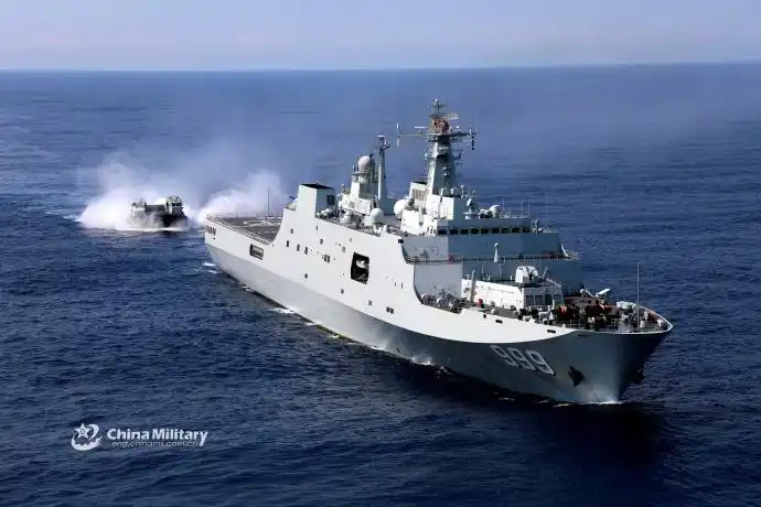 海军现役071"大山"(注:不按服役时间先后排序)980龙虎山舰,985祁连山