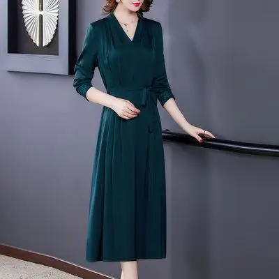 气质真丝连衣裙女长袖2020秋季中长款重磅绣花桑蚕丝中长裙女