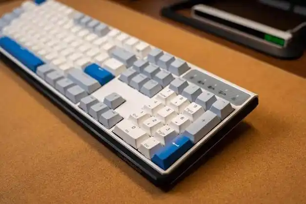 颜值爆炸续航逆天杜伽k610w机械键盘评测