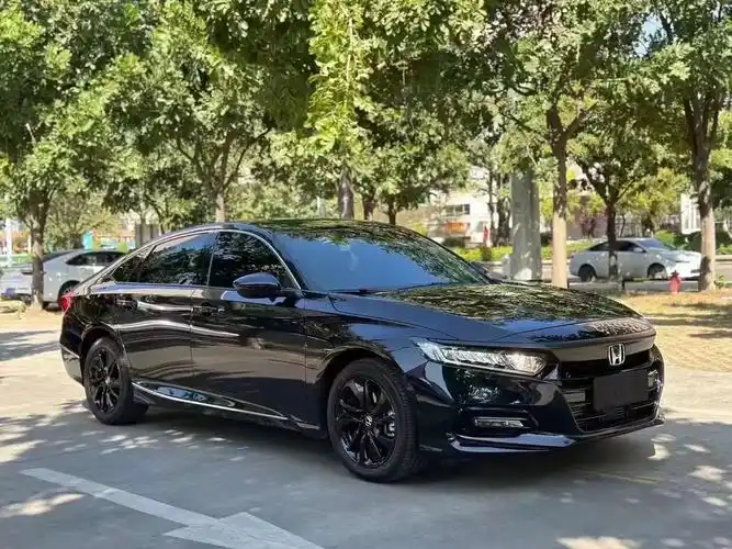 本田雅阁2021款15t豪华版