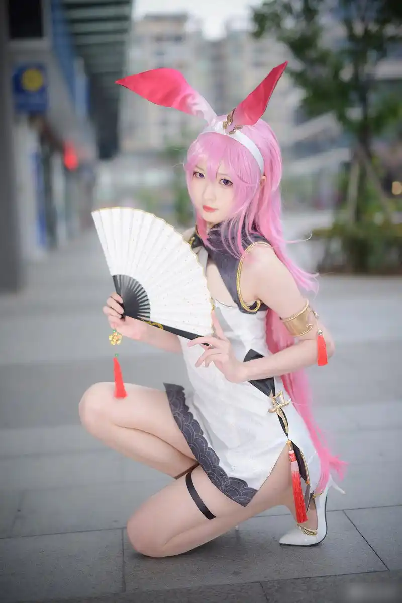 长腿妹子cos《崩坏学园》旗袍裝八重樱!真是颜值相当高的作品